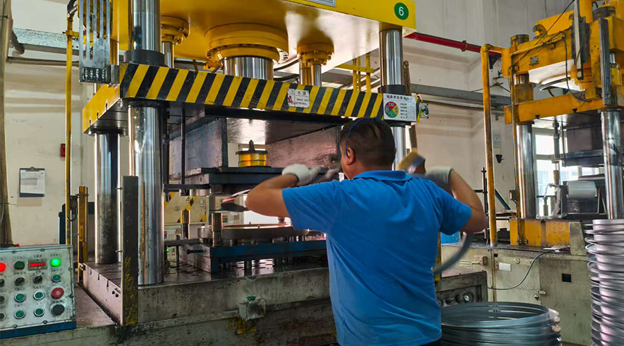 金環(huán)電器的滾筒干衣機如何適應(yīng)游艇、輪船等特殊海洋環(huán)境，確保高安全性和穩(wěn)定性？