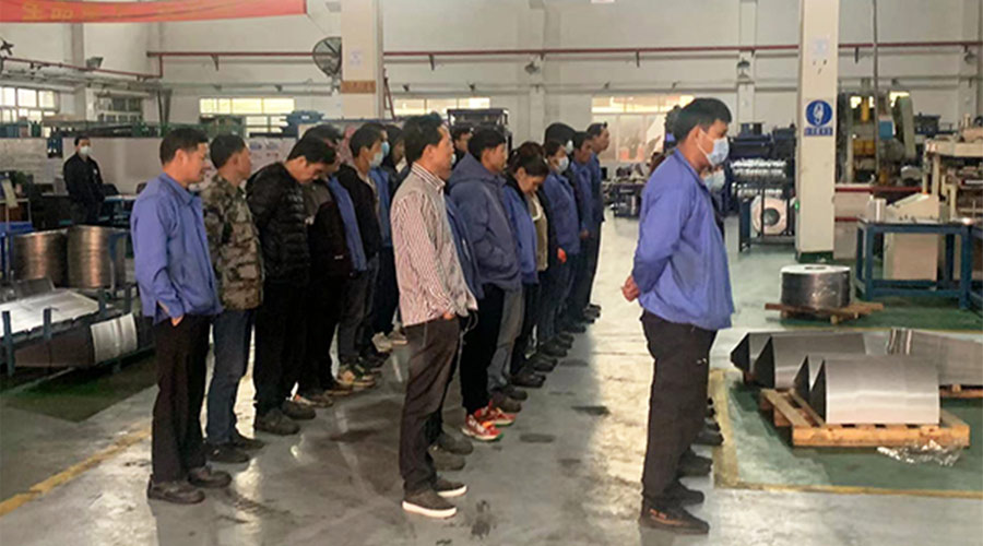 保健康 趕生產(chǎn)！金環(huán)電器早會(huì)叮囑員工注意防疫